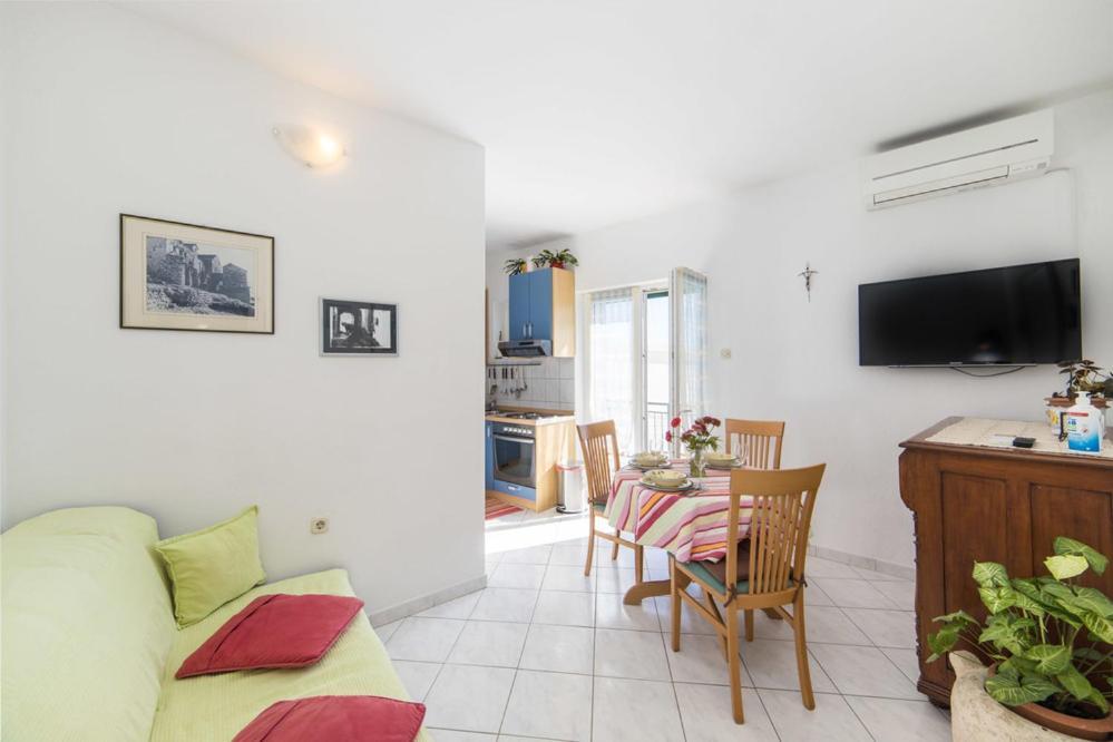 Apartments Dominko Брист Екстер'єр фото